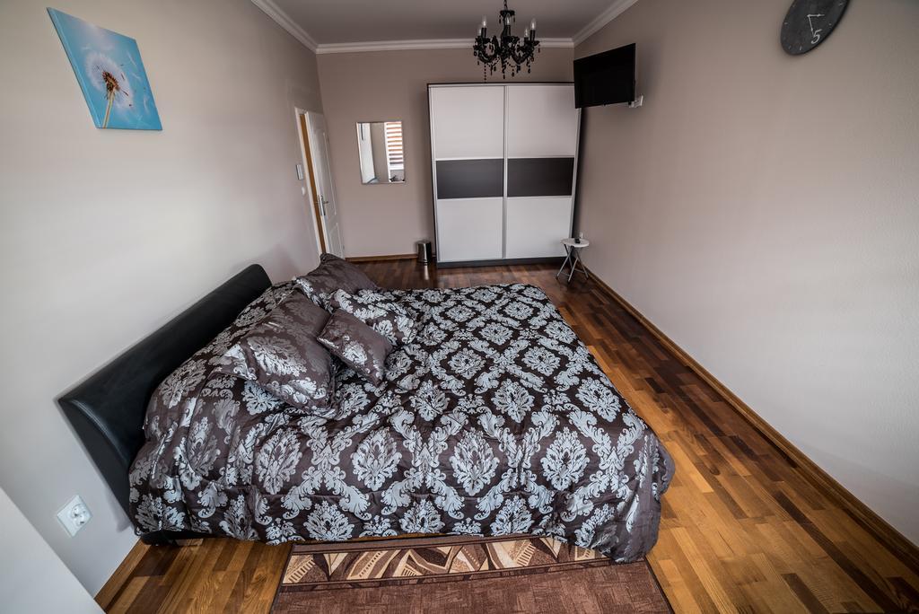 Suites Donna Bihać Екстериор снимка