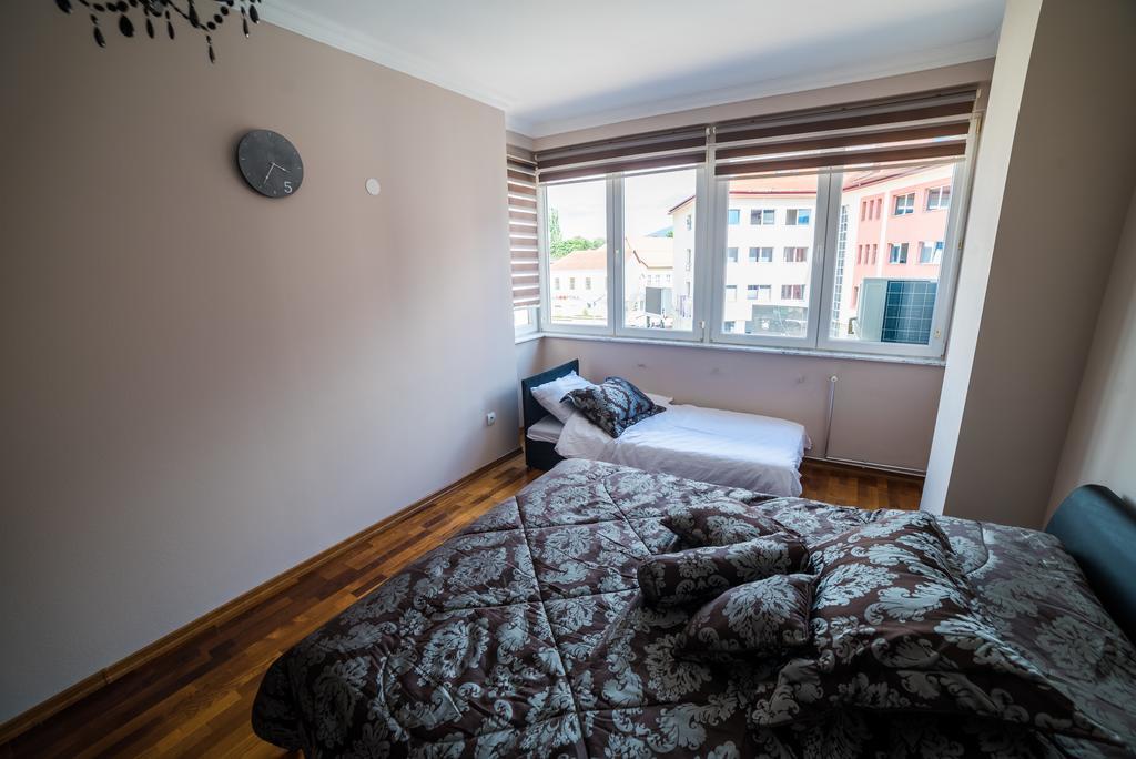 Suites Donna Bihać Екстериор снимка