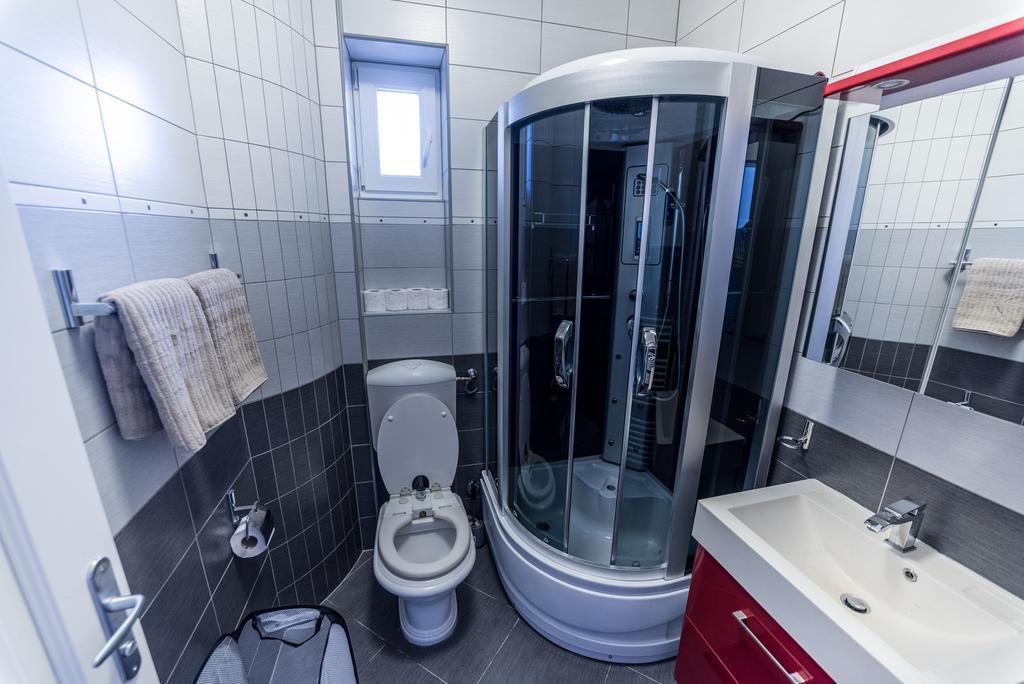 Suites Donna Bihać Екстериор снимка